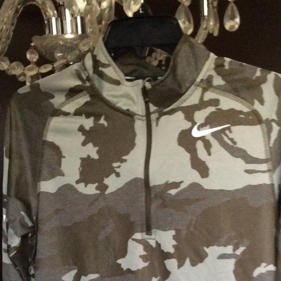 Nike RUNNING Camo Long Sleeve Top - Picture 2 of 14